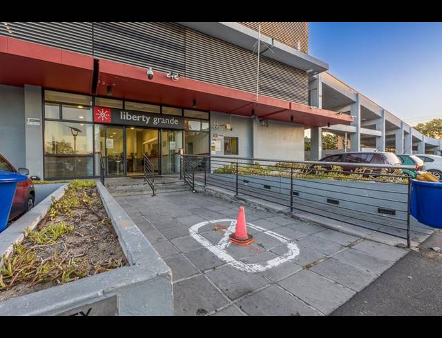 2 BEDROOM APARTMENT FOR SALE IN TOWNSEND ESTATE